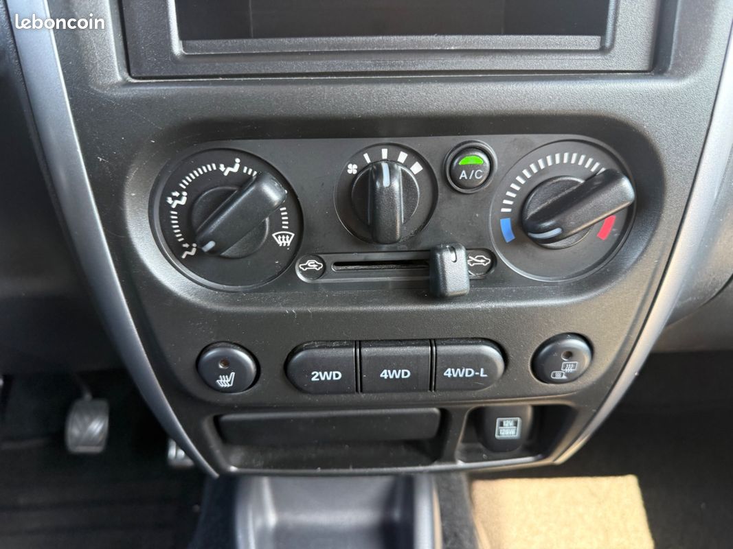SUZUKI JIMNY JX Ranger Edition 1.3i VVT 86ch SUIVI COMPLET SUZUKI + Attelage + Galerie (image 10)