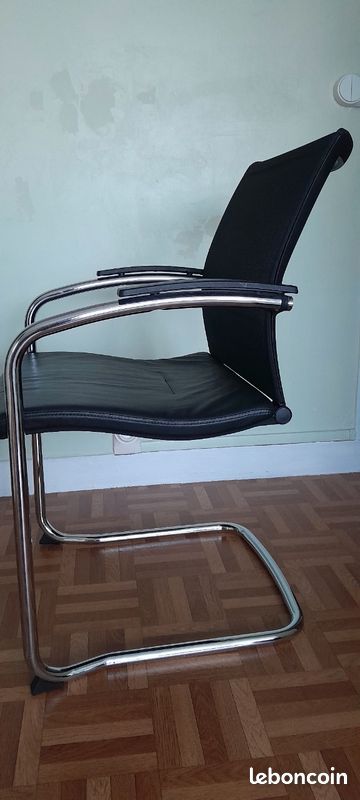 Chaise maison noire très bonne état (image 4)