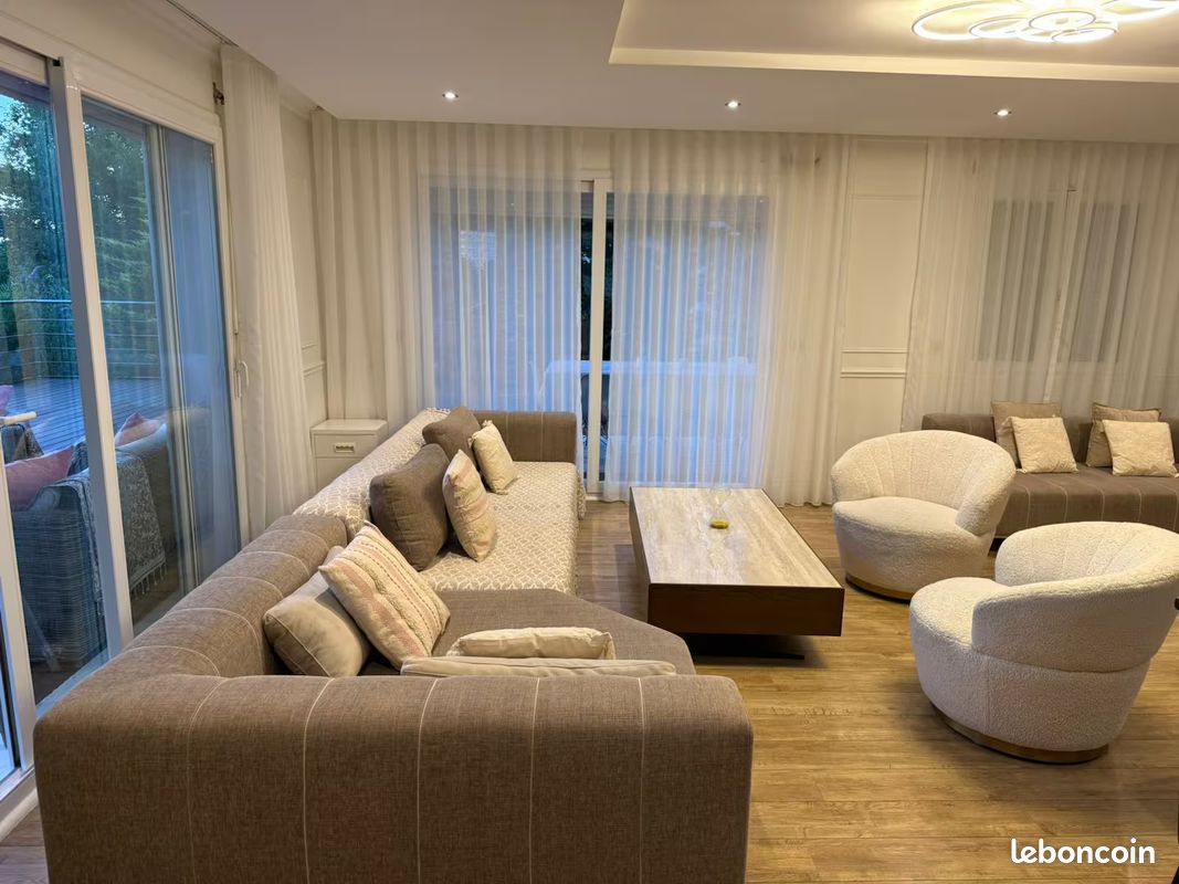 Maison 5 pièces 160 m² · à Annecy · 160 m² · 2 850 €/mois
