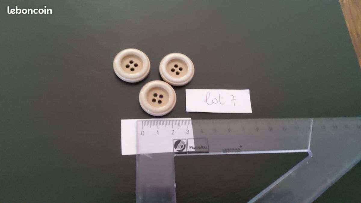 Plusieurs lots de 3 boutons (image 3)