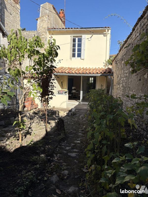 Maison 5 pièces 100 m² · à Mauzé-sur-le-Mignon · 100 m² · 75 950 €