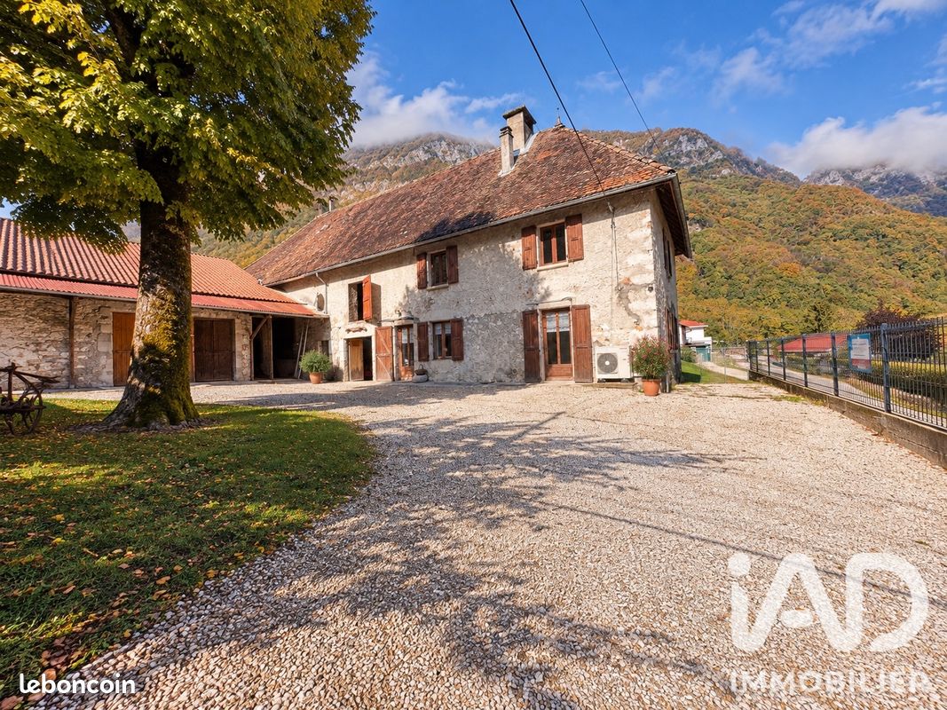 Maison 8 pièces 144 m² · à Saint-Paul-de-Varces · 144 m² · 530 000 €