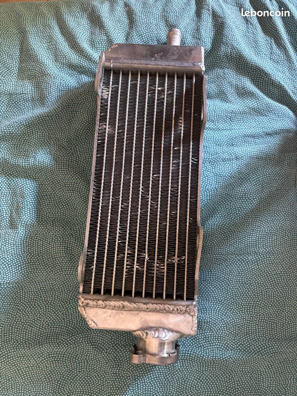 Radiateur à bouchon moto (image 3)