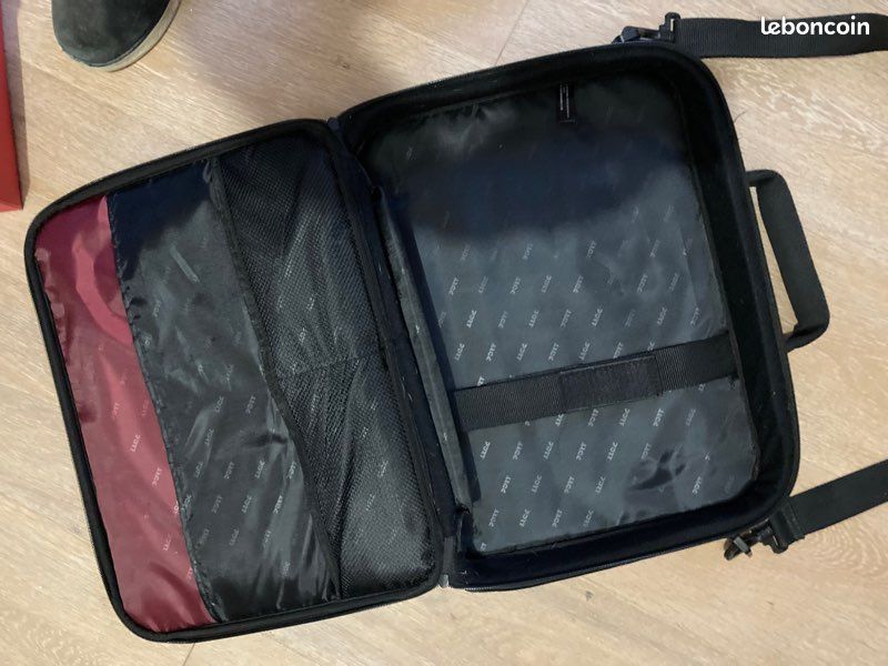 Sac, ordinateur, très très bon état (image 2)