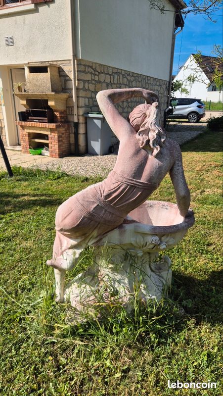 Statue (image 3)