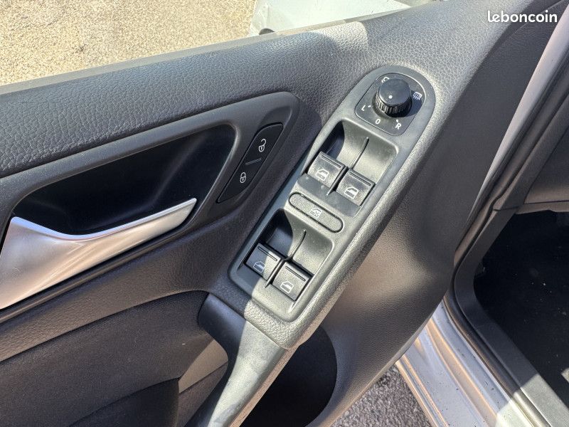 Volkswagen GOLF VI 2.0 TDI 140CH BLUEMOTION FAP CONFORTLINE BUSINESS 5P (image 9)