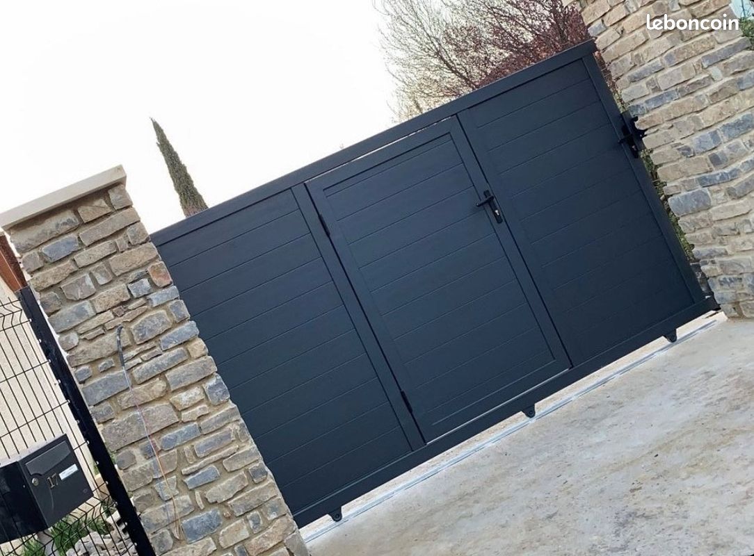 Portail coulissant aluminium 4x2m – Portillon inclus (image 4)