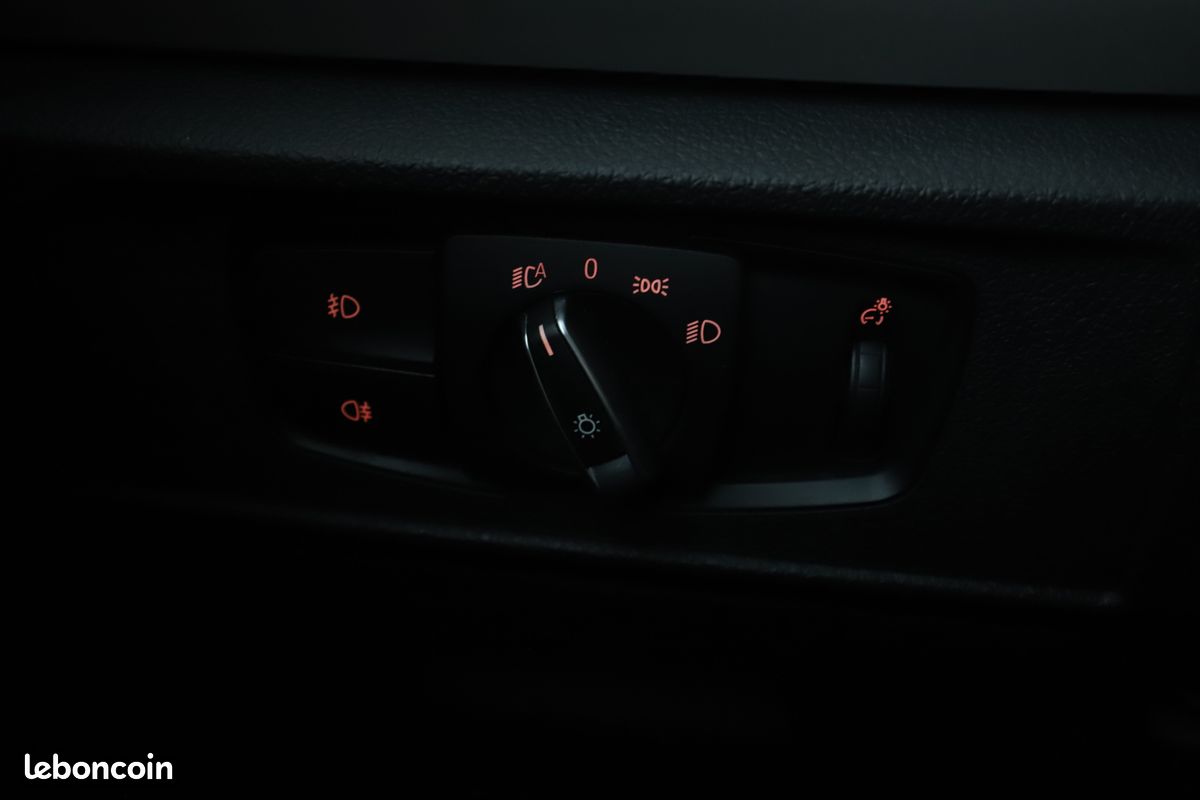 BMW Série 1 118d xDrive 5P 150 ch (image 24)