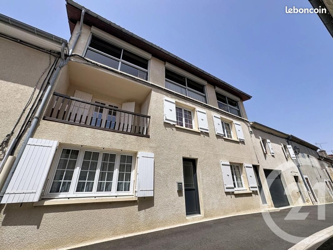Maison 10 pièces 271 m² · à Jegun · 271 m² · 244 950 €