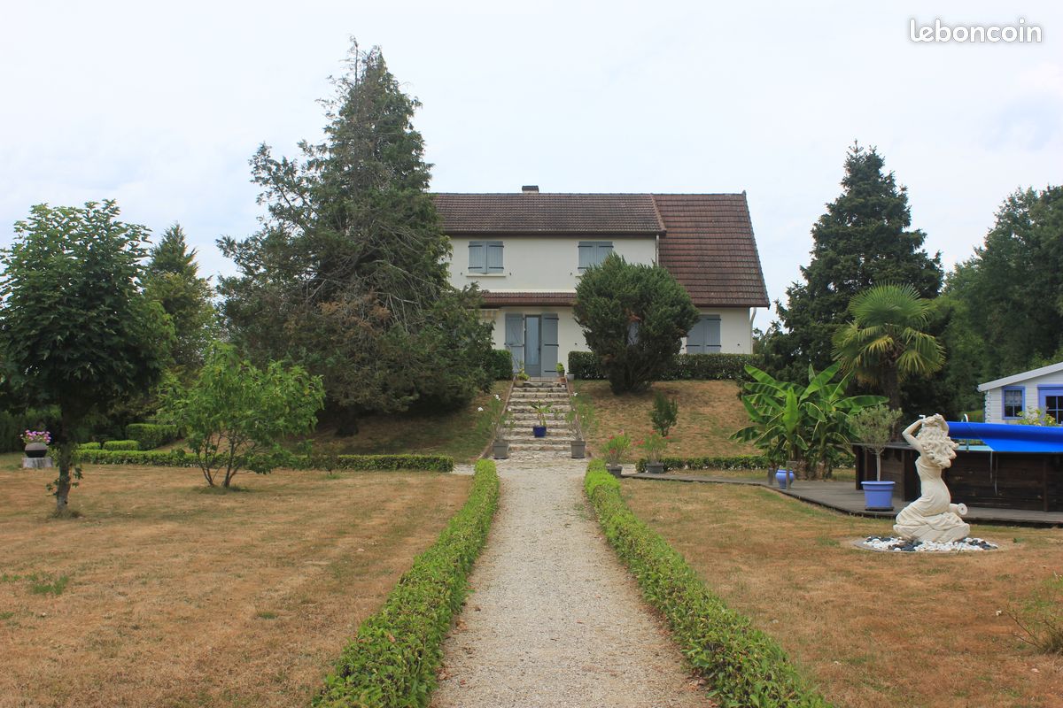 Maison 7 pièces 155 m² · à Baudrières · 155 m² · 270 000 €