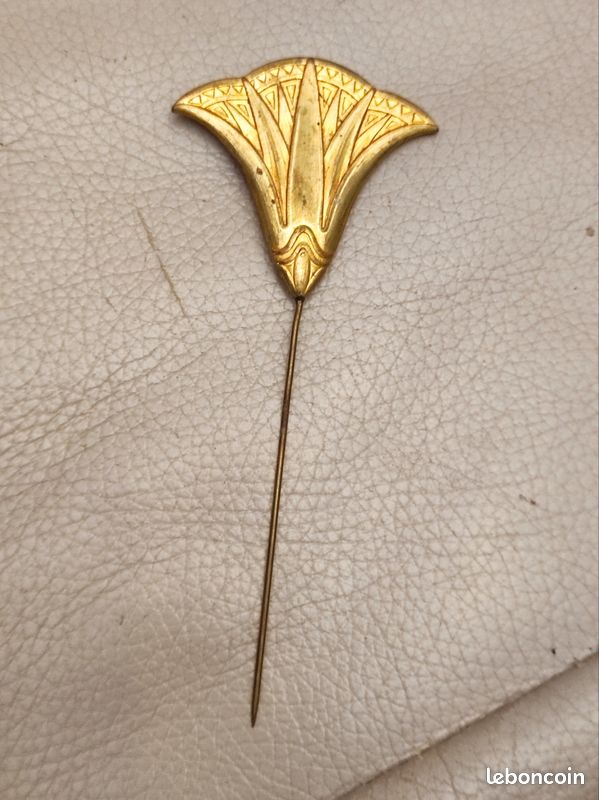 Broche Ancienne Art Nouveau Plaquée Or Signée EZ – Thème Fleur, Origine France