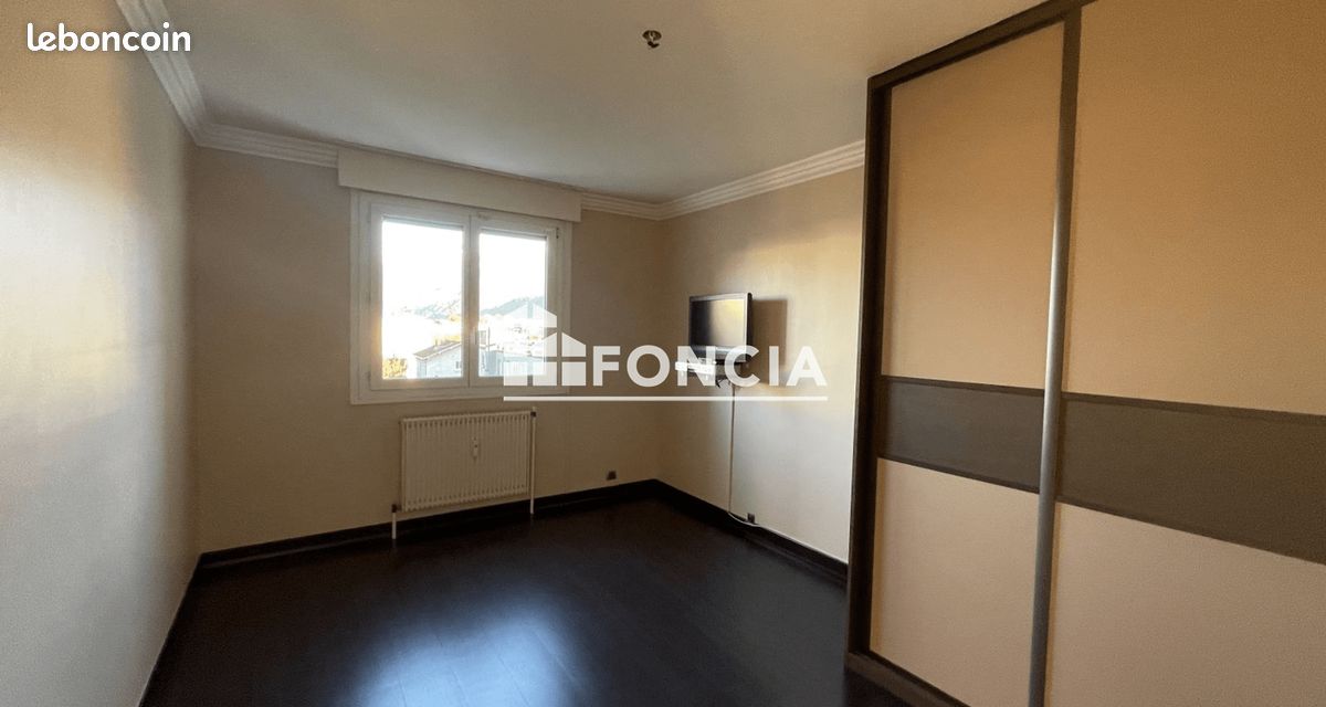 Appartement 4 pièces 94 m² · à Grenoble · 94 m² · 1 037 €/mois