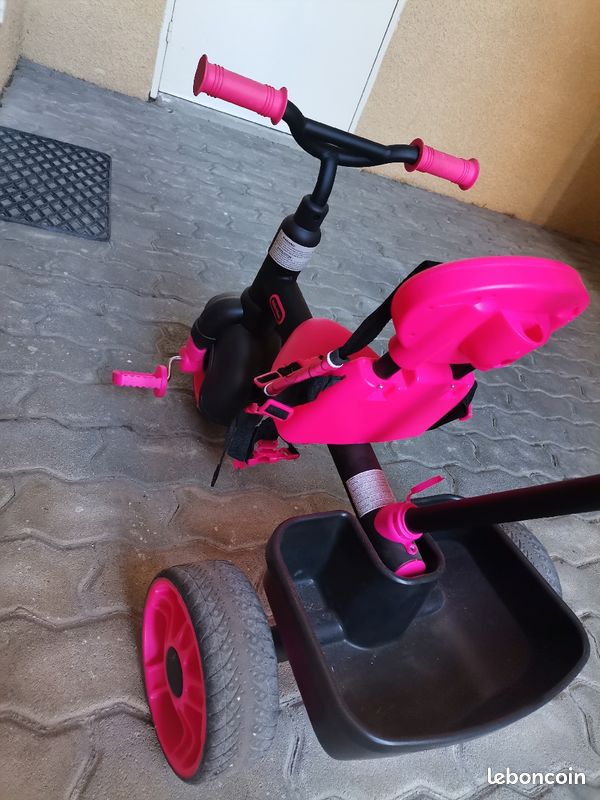 Velo tricycle rose et noir (image 5)