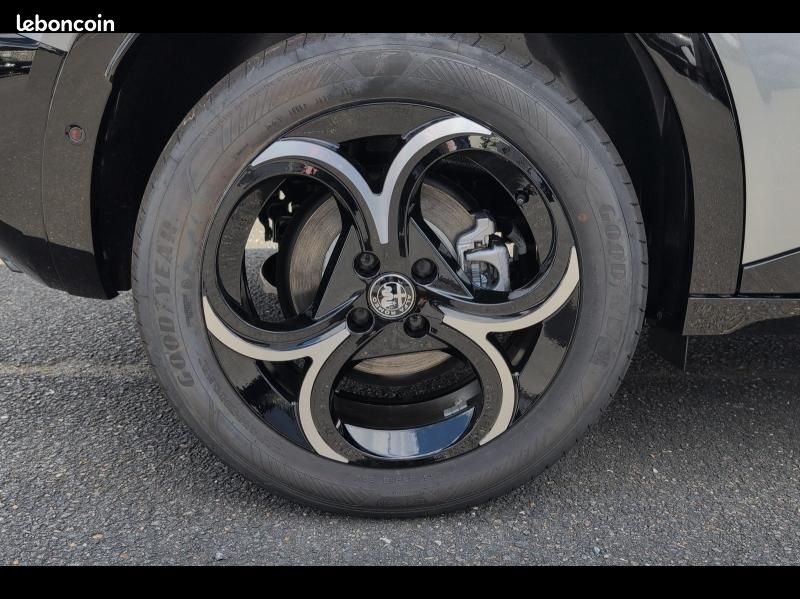 Alfa romeo Junior 1.2 Ibrida 136ch Premium DCT6 Q4 (image 17)