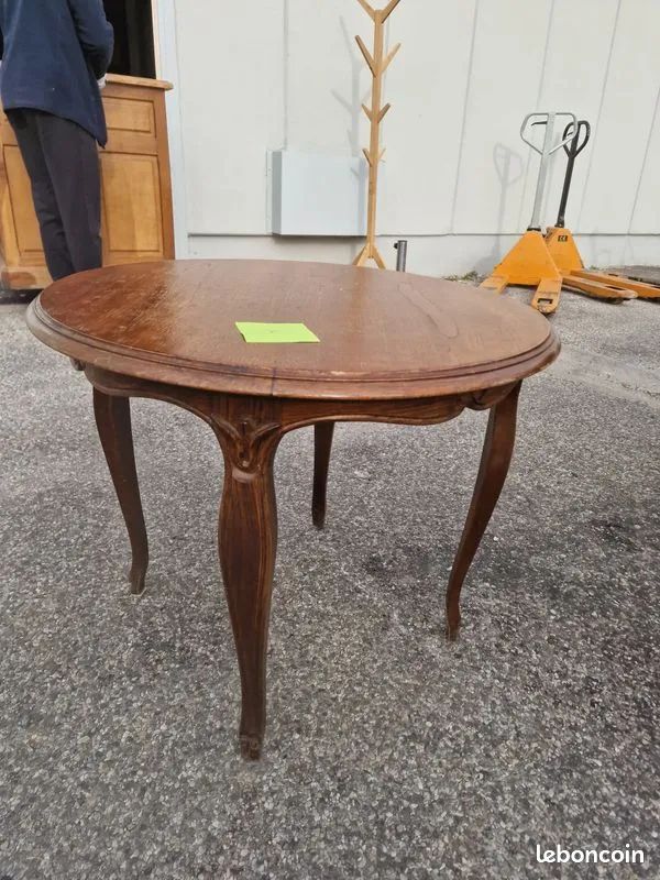 Table ronde basse pieds Louis XVI (image 1)