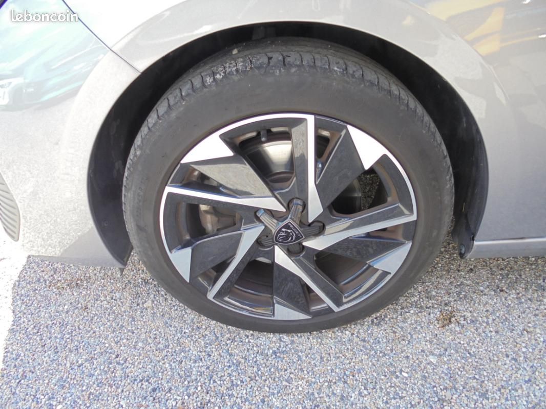 Peugeot 308 SW 130ch EAT8 Allure Pack (image 12)