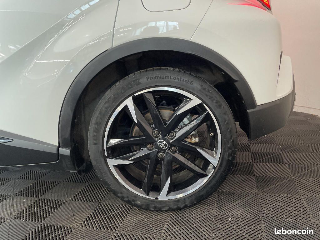 Toyota C-HR HYBRIDE MY20 1.8L GR-Sport (image 24)