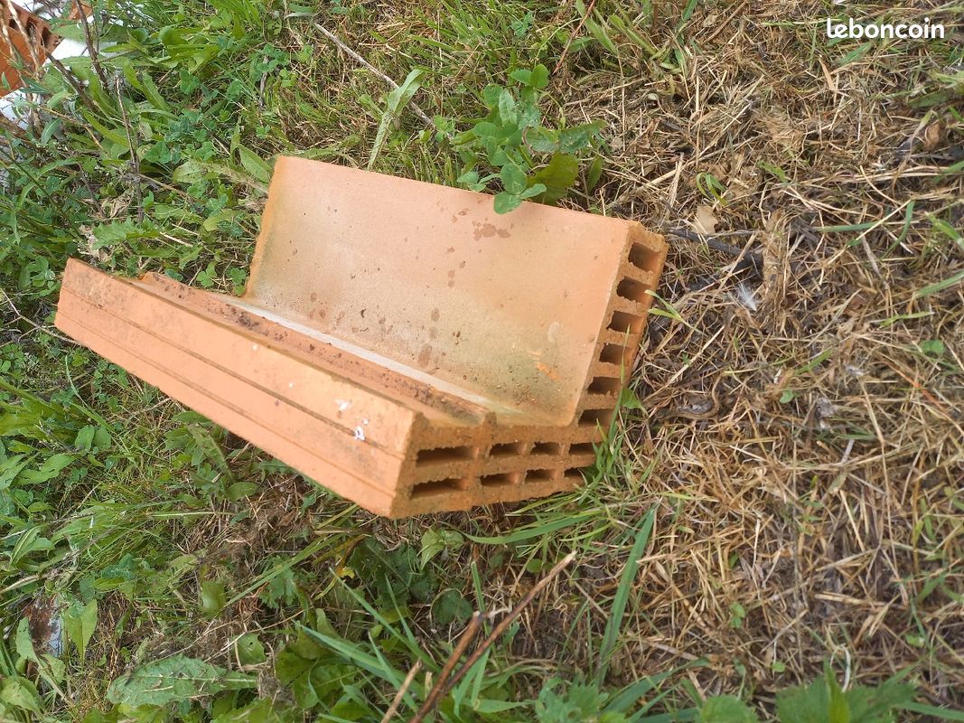 Briques equerre de plancher (image 1)