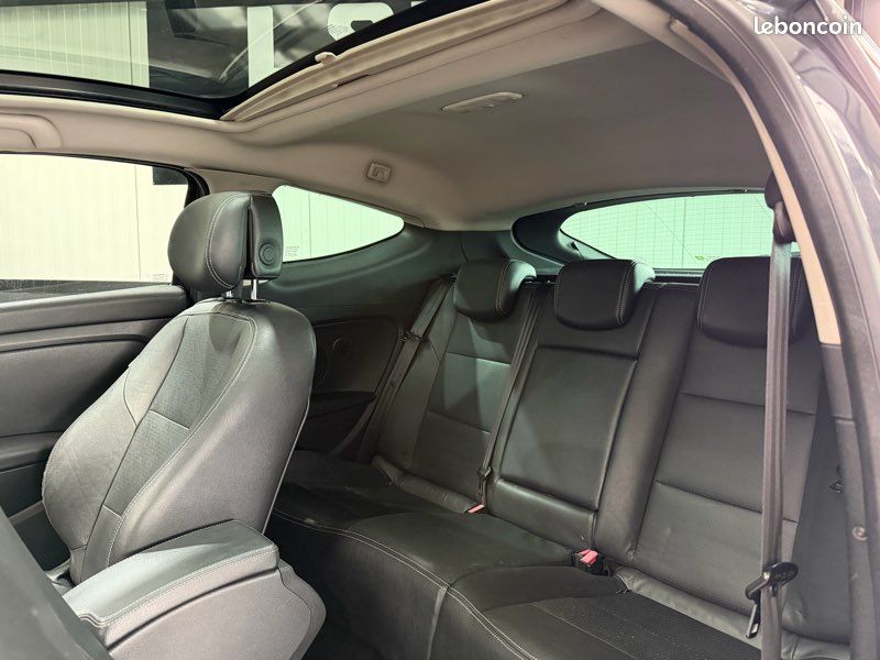 Renault megane coupé 1.9 dci 131 cv (image 5)