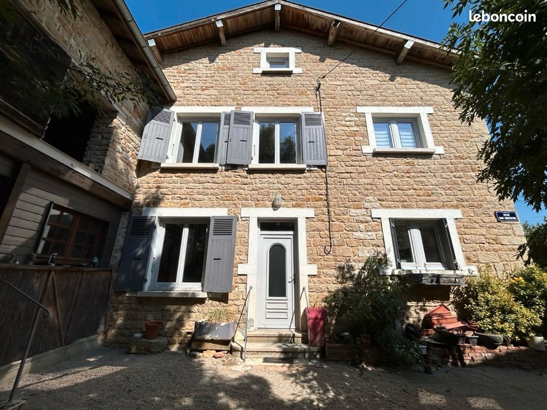 Maison 8 pièces 135 m² · à Verjon · 134,6 m² · 299 000 €
