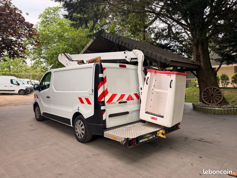 Renault Trafic L1H1 1200 kg dCi 2.0 120 ch NACELLE FGN Confort 2021 – photo 4