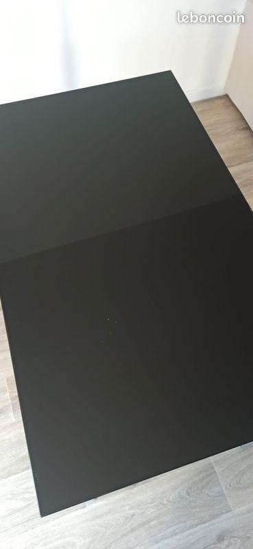 Table en verre noire (image 3)