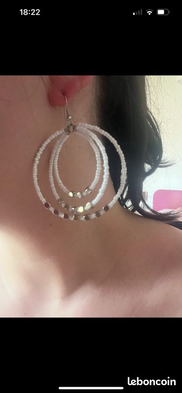 Boucles d’oreilles blanche en perles (image 2)
