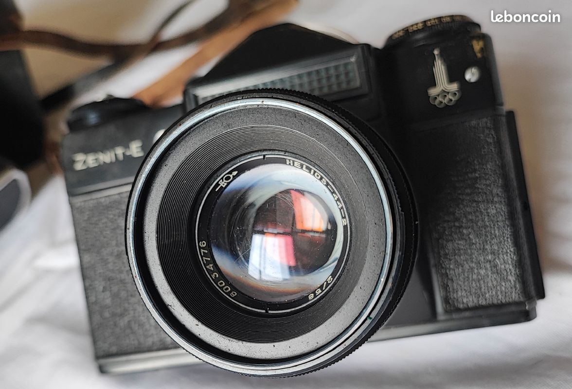 REFLEX ARGENTIQUE ZENIT-E, marquage olympique RARE, boitier nu, monture
