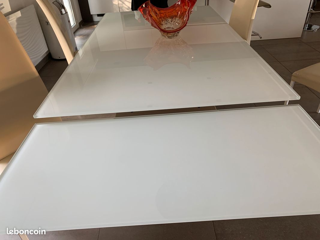 Table en verre (image 3)