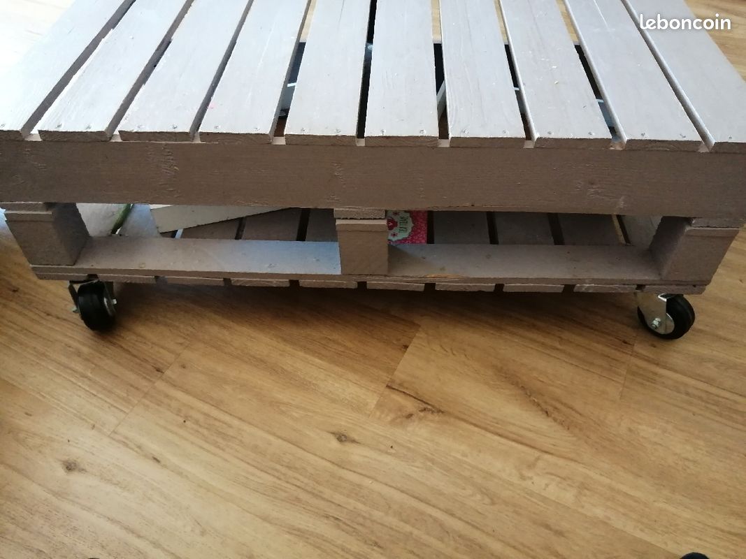 Table basse en palette (image 1)