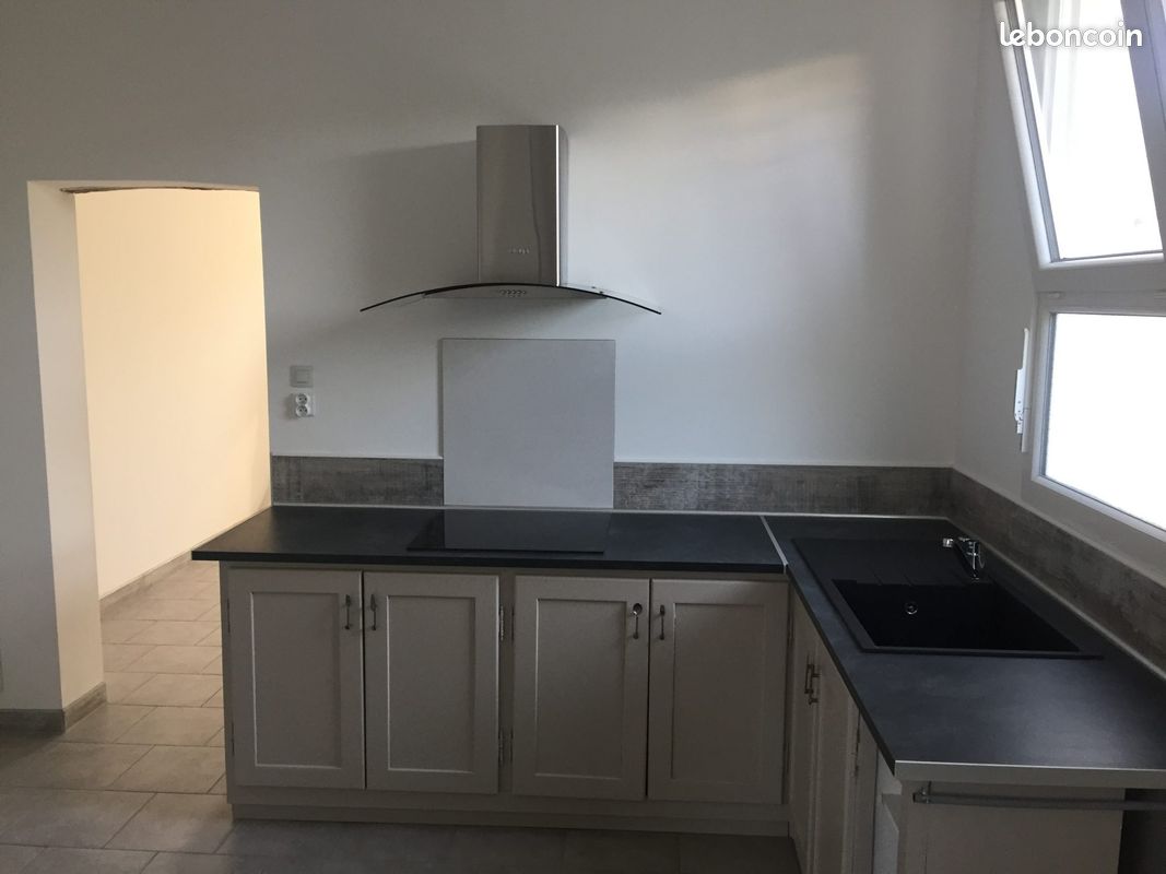 Appartement 3 pièces 84 m² · à Saint-Denis-de-Pile · 84 m² · 700 €/mois
