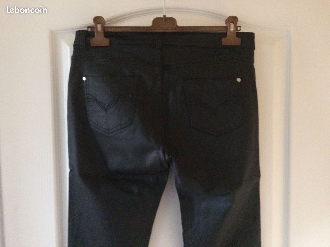 Pantalon enduit slim noir (image 8)