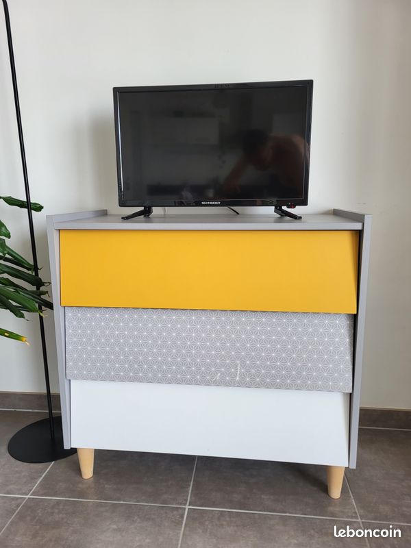 Commode (image 1)