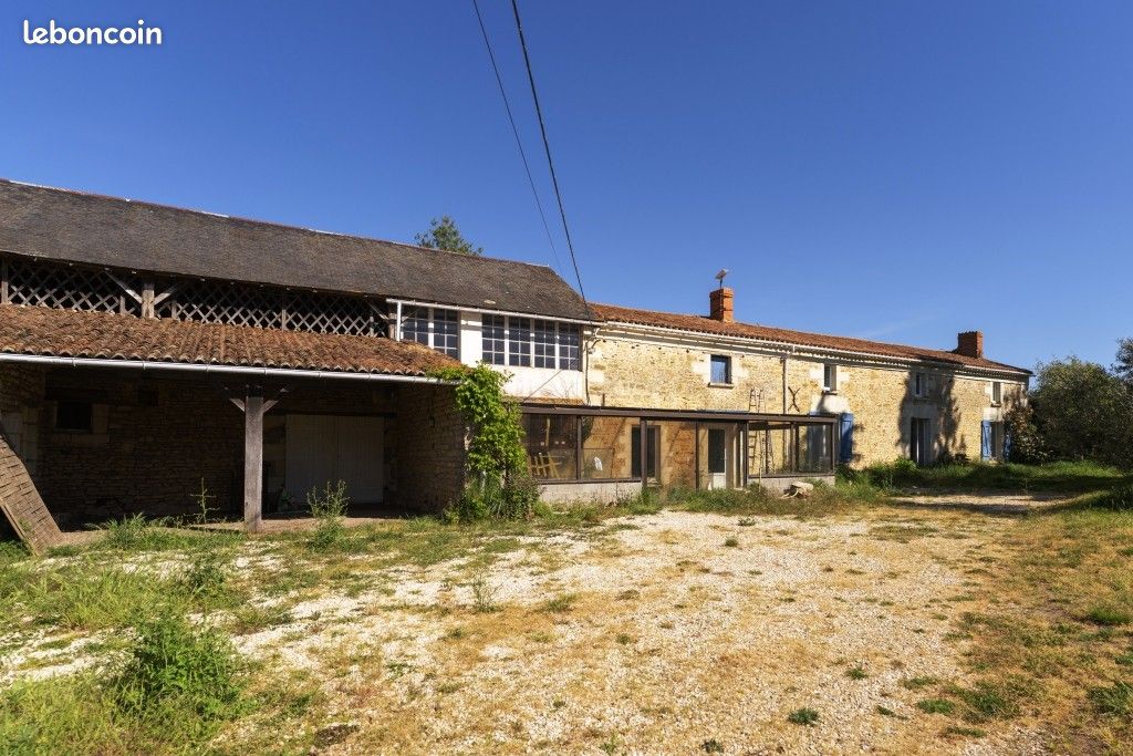 Maison 5 pièces 181 m² · à Pas-de-Jeu · 181 m² · 140 000 €