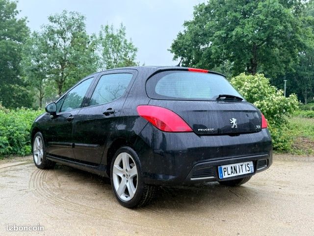Peugeot 308 1.6 HDi 110ch FAP BVMP6 BLUE LION Navteq (image 6)