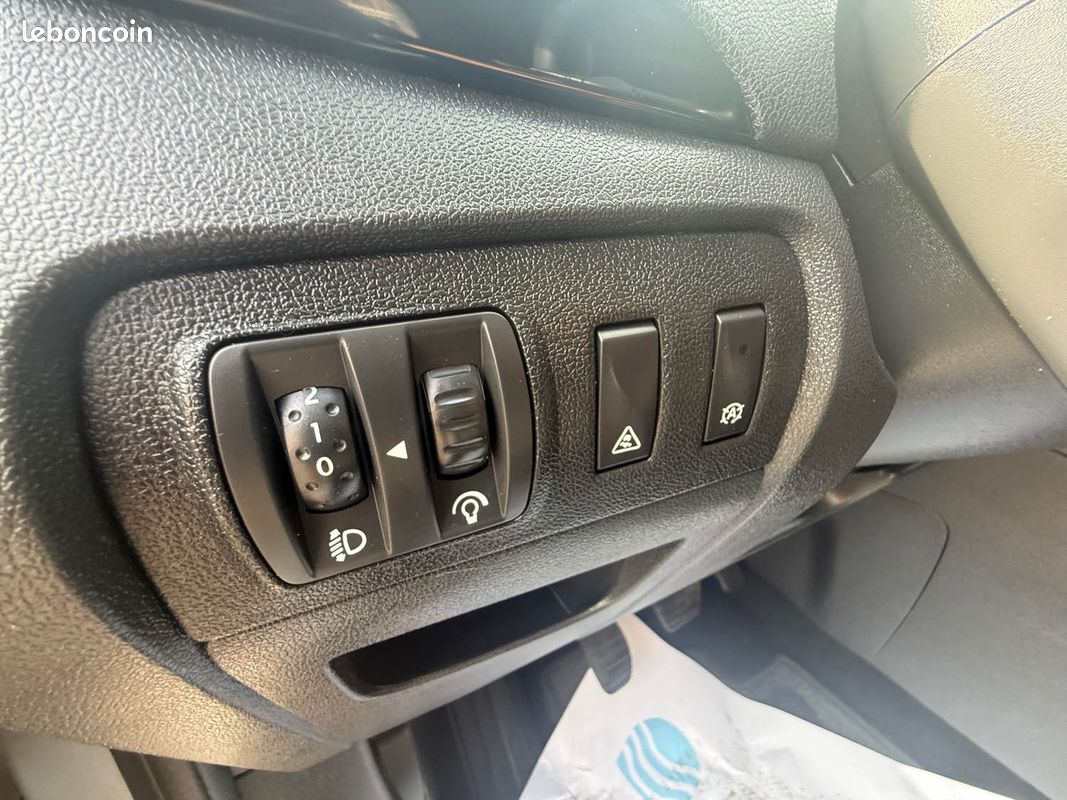 Renault grand scenic 3 phase 2 1.6 dci - 130cv 16v turbo 7 places 2012 (image 29)