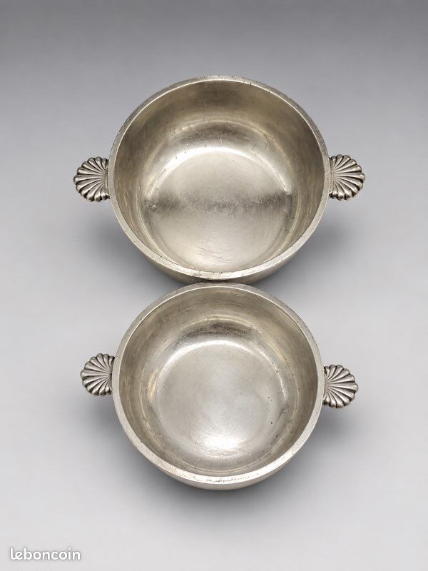 Paire de coupelles en métal argenté – Maison Arthaud Paris – Modèle à anses coquille (image 1)