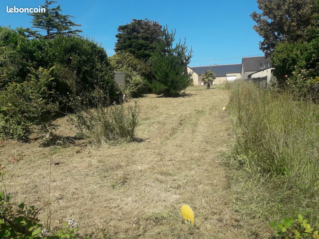 Terrain 557 m² · à Saint-Coulomb · 557 m² · 217 500 €