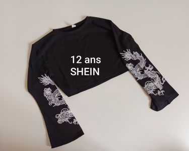 Top Noir Créateur ISA ARFEN – Taille 12 – Manches Longues, Col Volants – Neuf Avec étiquettes