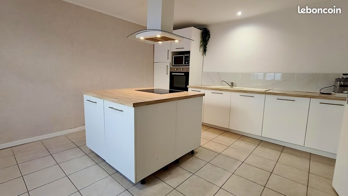 Maison 5 pièces 138 m² · à Saint-Martin-Lacaussade · 138 m² · 155 000 €