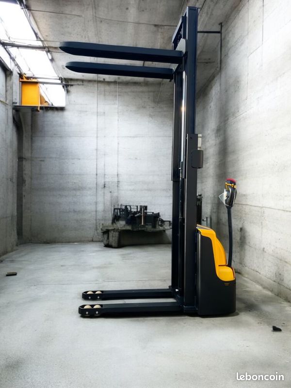 Gerbeur neuf 1500kg levée 3.5 m (image 2)