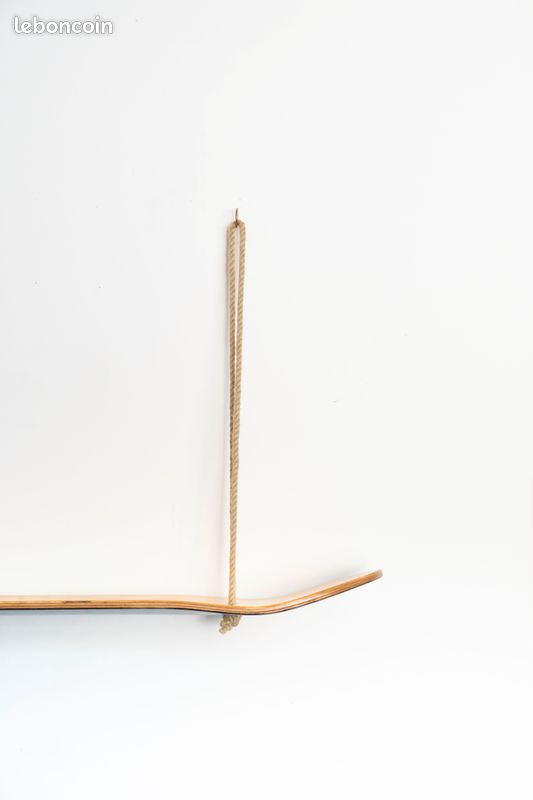 Etagère design murale skate en bois (image 2)