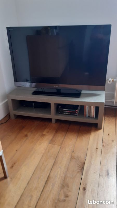 Meuble en carton (image 1)