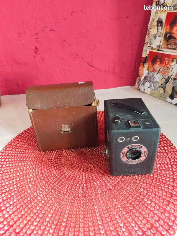 Appareil Photo argentique CORNU- Week End Bob - Collection