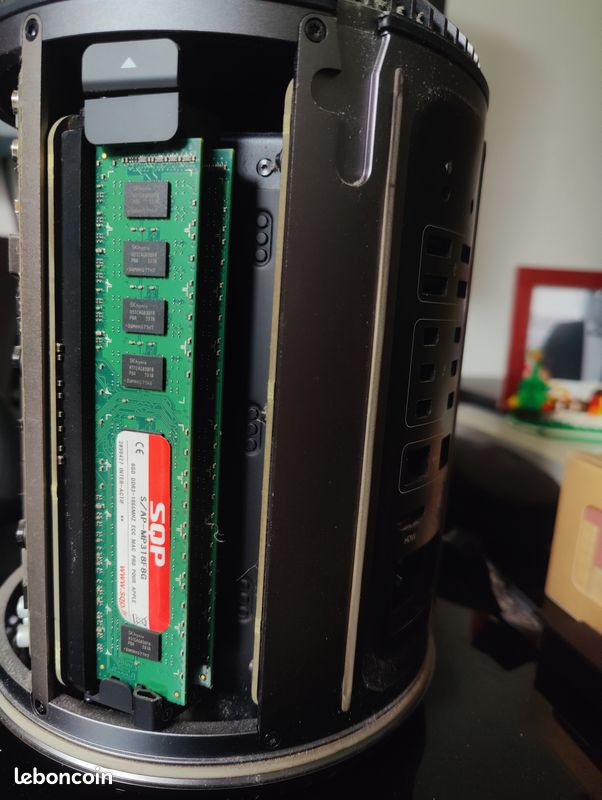 Mac Pro (Fin 2013) - Xeon E5 - 32 Go RAM - 500 Go SSD (image 2)