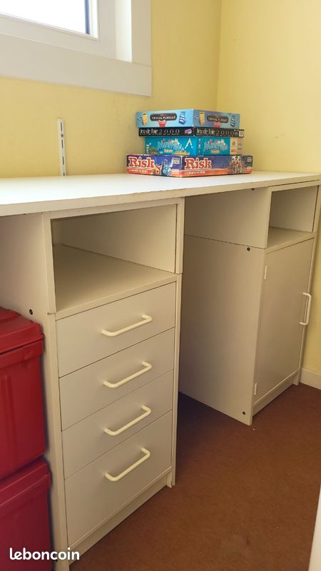 Bureau étudiant (image 1)
