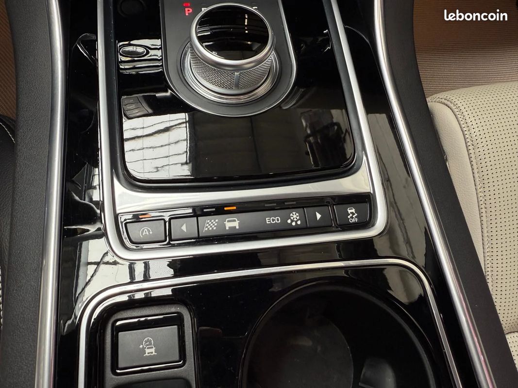 Jaguar xe r-sport 2.0 180 bva (image 35)