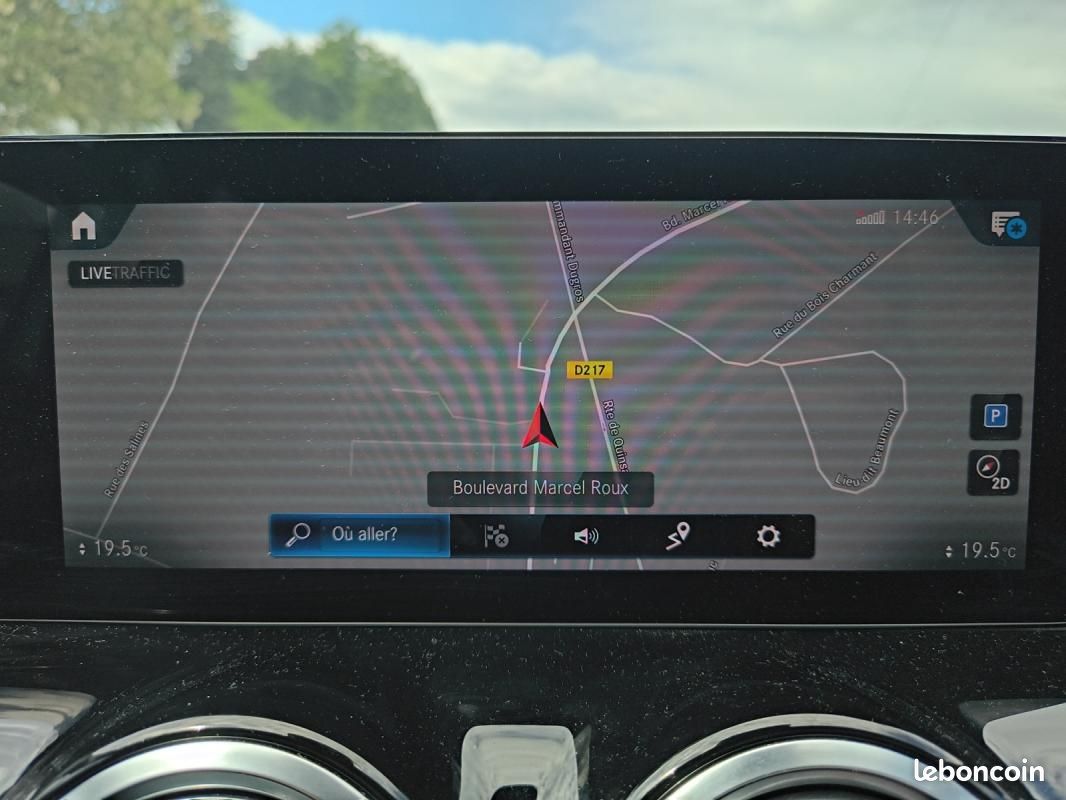 Mercedes Gla 2.0 200 D 150 ch Amg Line 8g-dct /GPS/Caméra de recul/Radar AV et AR/Attelage/Clim auto (image 25)