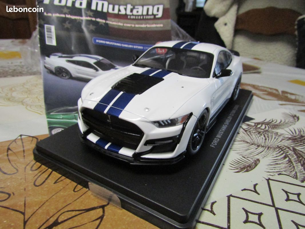 Ford Mustang Shelby GT500 - Kinsmart 1:38 moulé sous pression - France Ford Mustang Shelby GT500 - Kinsmart 1:38 moulé sous pression - France