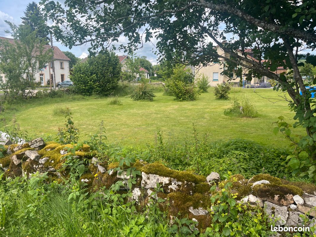 Terrain à vendre · à Courtefontaine · 35 000 €